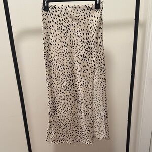 Elegant Spotted Midi Skirt